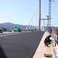 Krenulo asfaltiranje Pelješkog mosta: Sve je bliži konačnom izgledu, radi se punom parom