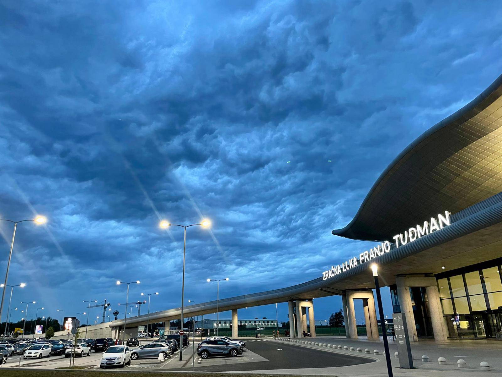 VIDEO Nevrijeme zahvatilo više županija: Rušilo, električne stupove i krovove, stabla...