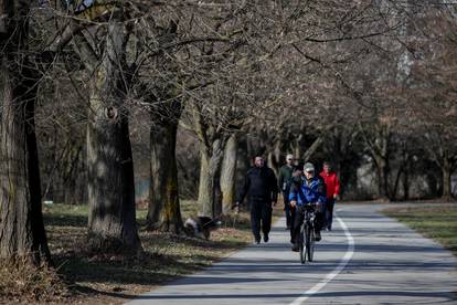 Zagreb: Sunčano i vjetrovito popodne na jezeru Jarun