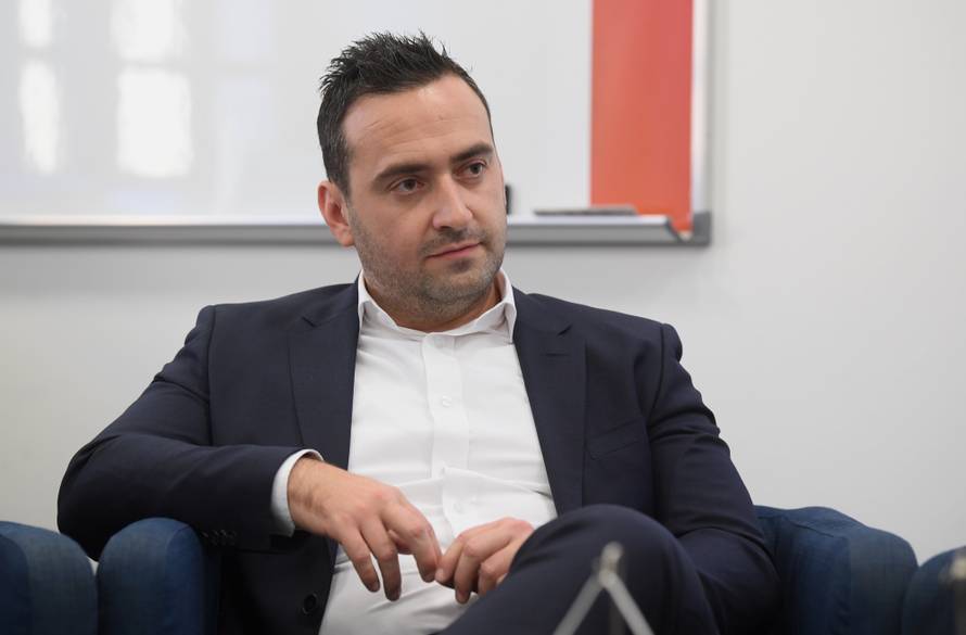 Prokletstvo programmatica: Trend koji nas je zaobišao