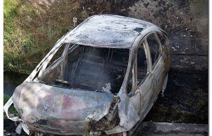 U Citroenu kraj Novske izgorio nepoznati vozač