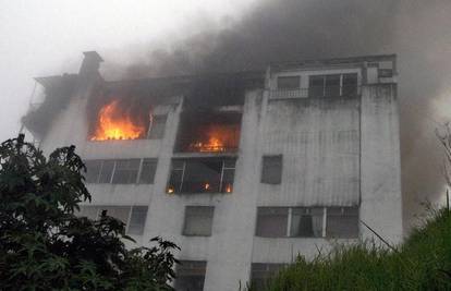 Vojni avion pao na zgradu, poginulo je sedmero ljudi