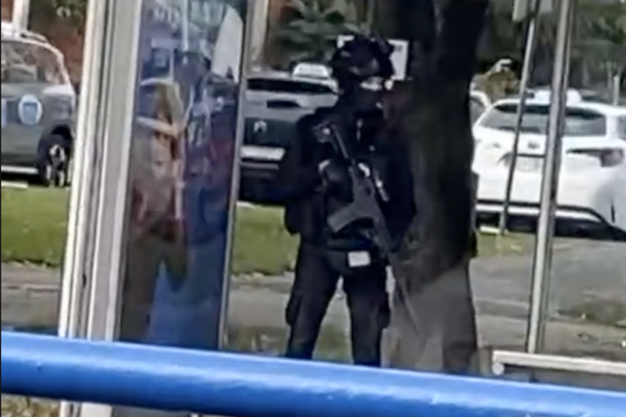 Šokantne scene iz Zagreba: U rukama imao pušku, a na sebi maskirno odijelo...