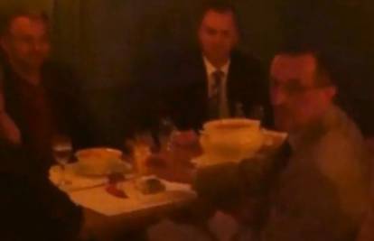 Kršio zakon: Ministar Jakovina je u restoranu zapalio cigaretu
