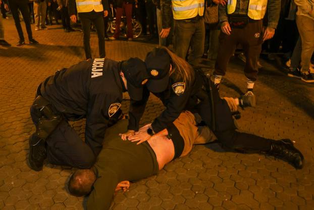 Zagreb: Policija uhitila muškarca koji je verbalno napao sudionike Noćnog marša