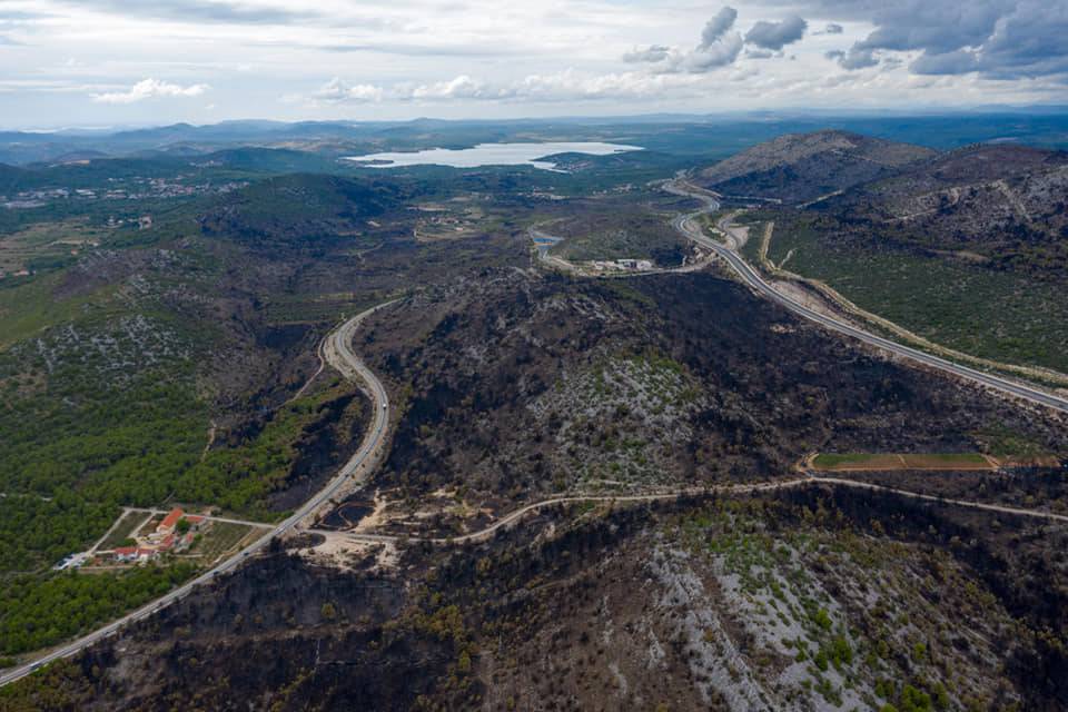 Stravične scene nakon požara: Vatra  poharala sve pred sobom