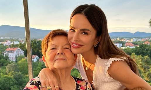 Severina posvetila emotivnu objavu mami: 'Nisam mogla izbaciti ni jednu jer...'