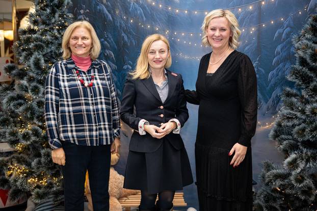 Zagreb: Svečana premijera Božićne predstave "A, gdje su lampice?" u kazalištu Trešnja