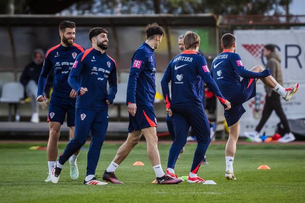 Trening hrvatske nogometne reprezentacije na splitskom Poljudu