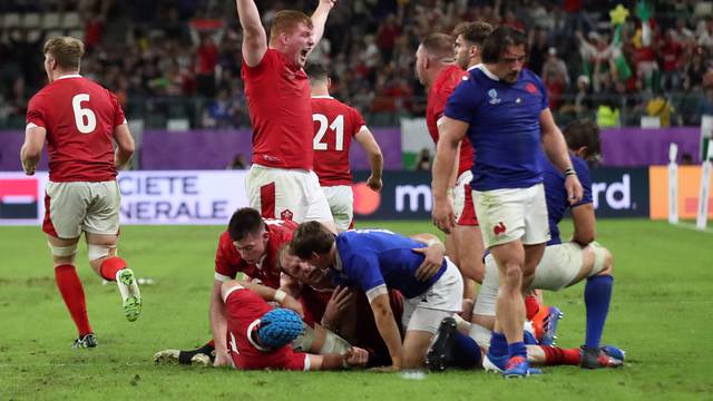 Wales u polufinalu: Francuska izgubila sve s igračem manje