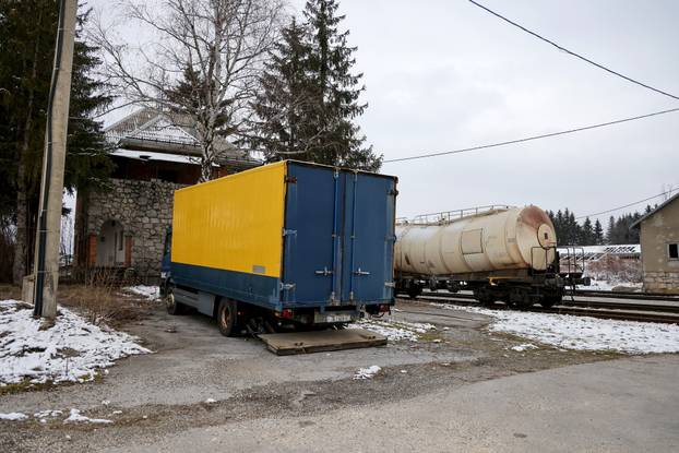 Gospi&cacute;: Reporta&zcaron;a s mjesta gdje su zakopavali otpad