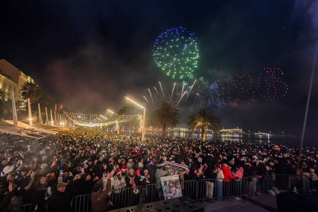 Željko Bebek i Baby Lasagna uvelu su Split u Novu 2026. godinu uz vatromet i dronove