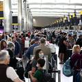 Londonski aerodrom Heathrow ograničio broj putnika na 100.000 zbog velike gužve