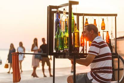 Turisti u Zadru uživaju u jednom od najljepših zalazaka sunca na svijetu