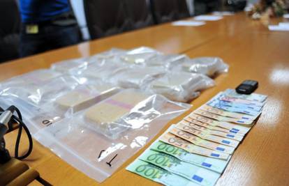 Pas Lana nanjušila heroin na granici vrijedan 1,4 mil. kuna