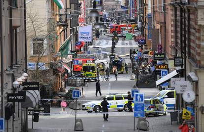 Švedska policija ispituje sedam osoba zbog napada kamionom