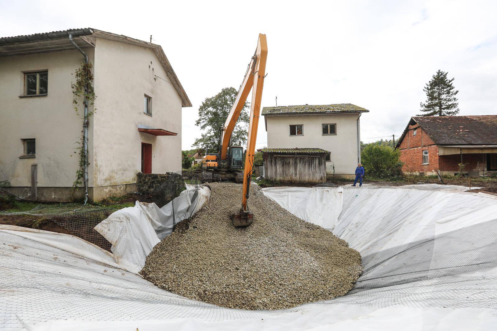 U Mečenčanima počela sanacija jama koje su nastale nakon potresa