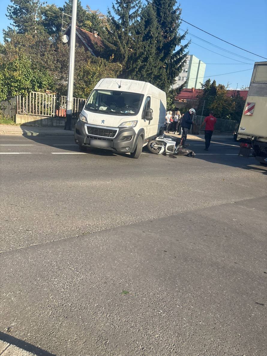 FOTO Krš i lom na Rudešu: Sudarili se automobil i motor