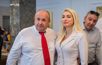 Veliki dan za Kerumovu Fani: Na svečanoj promociji plijenila je pažnju u elegantnom izdanju