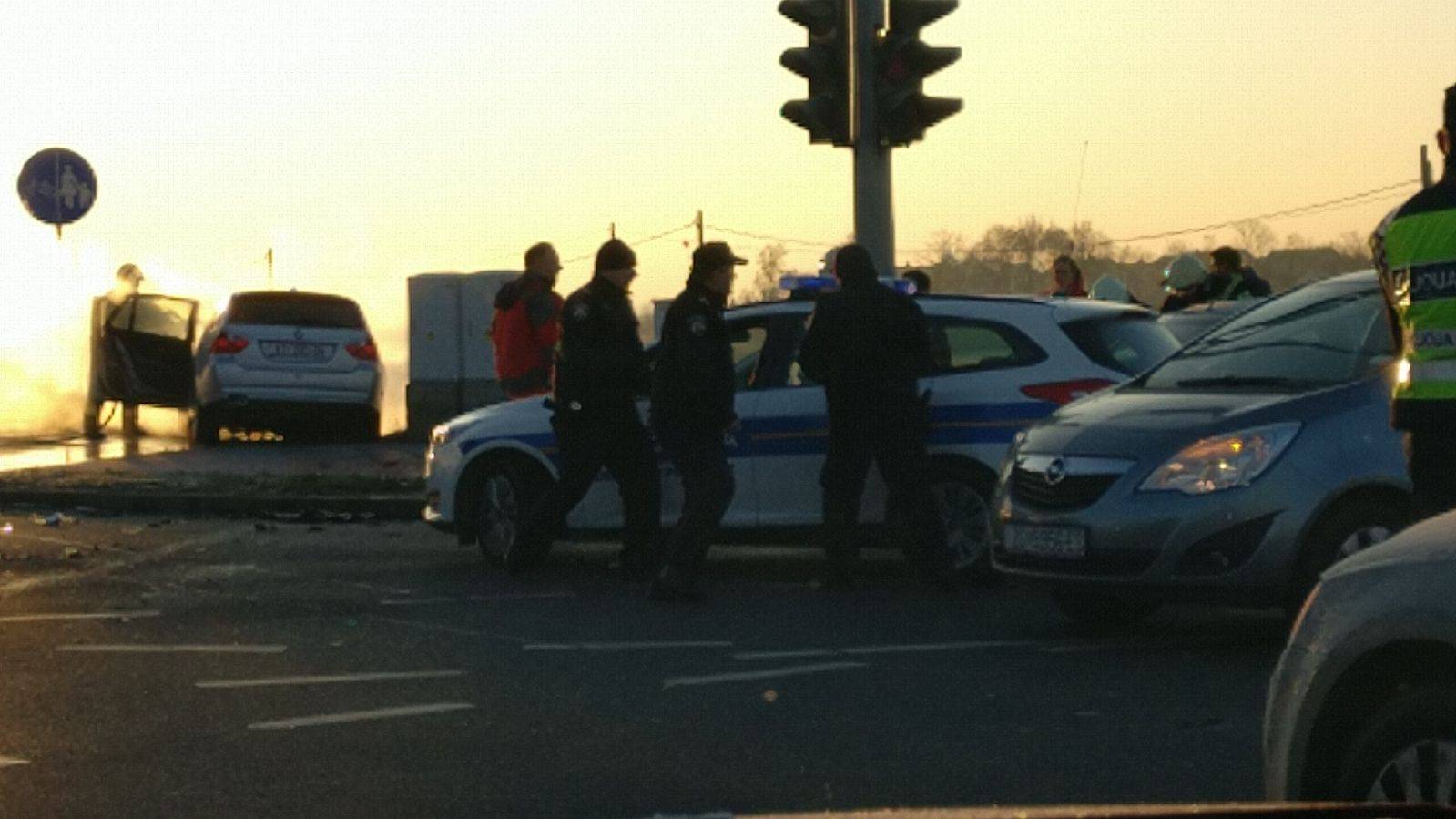 Sudar u Velikoj Gorici: Jedan auto planuo, dvoje ozlijeđenih