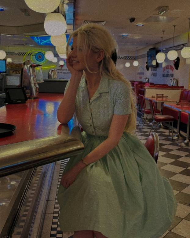 FOTO Mlada ljepotica obožava vintage stil - u retro krpicama donosi seksepil iz 1950-ih