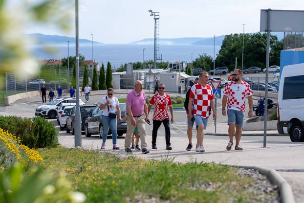 Rijeka: Navijači dolaze na stadion na prijateljsku utakmicu Hrvatske i Belgije uoči Svjetskog prvenstva