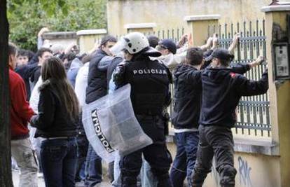 Huligani divljali u Mostaru nakon utakmice u Londonu