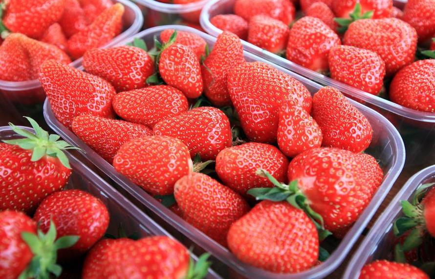 Krivo čistite voće: Pomoću ovih trikova olakšat ćete taj proces