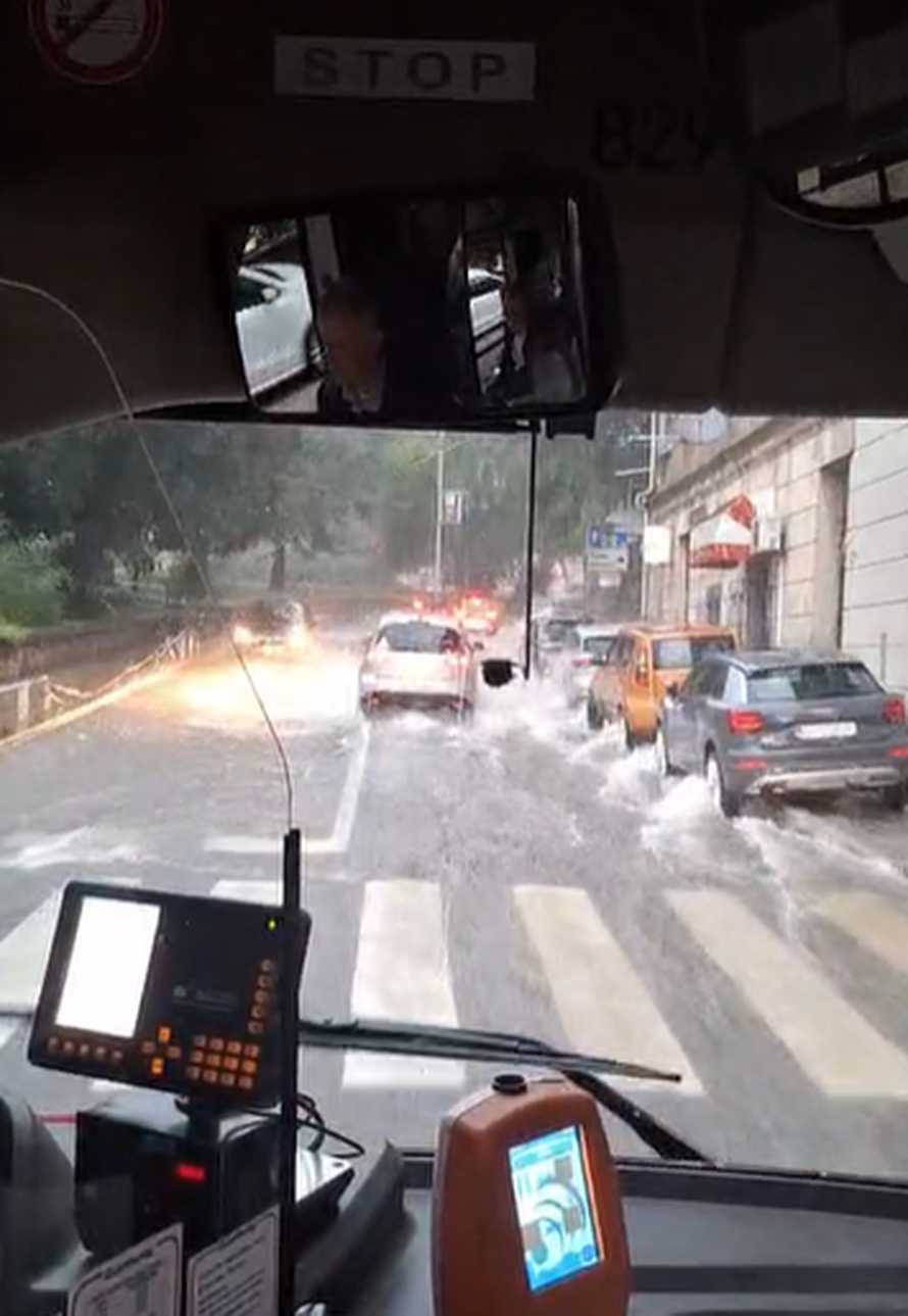 Za četvrtak opet oglasili crveno upozorenje za jednu regiju! Stiže nam još kiše i grmljavine