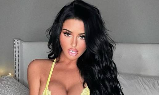 Ona je kraljica oblina! Nekad je trčala za loptom, a danas za njom trče milijuni fanova...