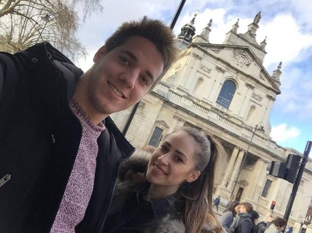 FOTO 'Vatreni' nosi njenu fotku na svakoj utakmici. Prohodali su kao tinejdžeri i isti dan slave