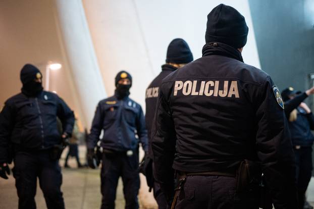 Zagreb: Gužva oko Arena zbog Thompsonovog koncerta