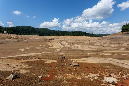 Nevjerojatni prizori: Lokvarsko jezero isušeno nakon nekoliko mjeseci. Evo kako izgleda danas