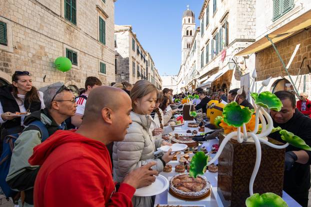 Dubrovnik: Tradicionalna Dubrovačka trpeza na Stradunu 