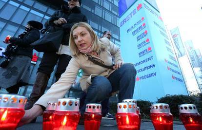 Palili su svijeće pred bankama zbog rasta švicarskog franka