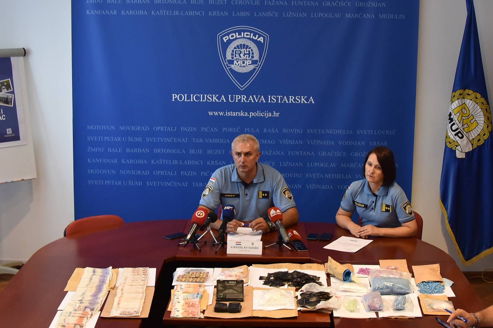 Pula: PU istarska zaplijenila drogu u vrijednosti veÄoj od 5 milijuna kuna, privedeno 5 osoba