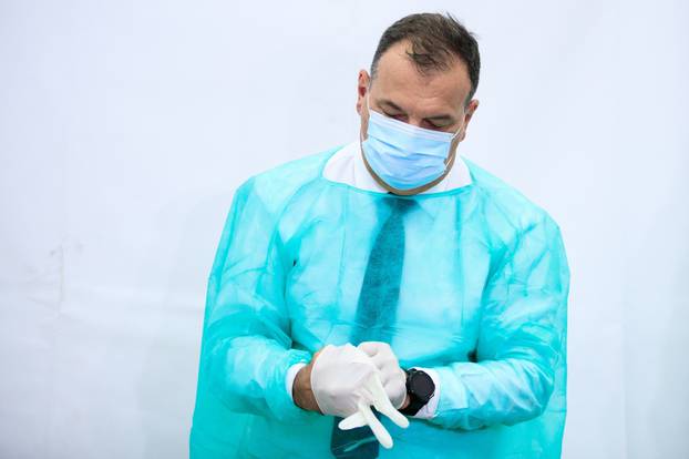 Ministar Vili Beroš cijepi stanovnike Splita protiv koronavirusa