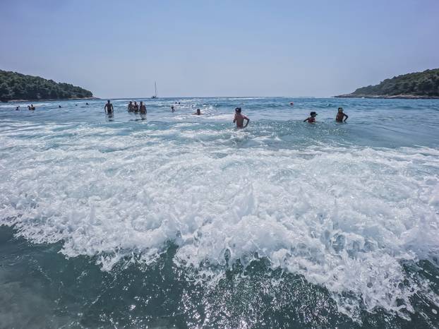 Lumbarda: Pjesčana plaža Pržina na južnoj strani Korčule 