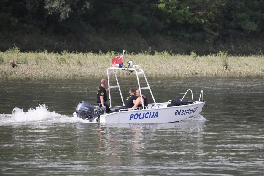 Dječaka (8) traže brojne službe, akciju otežava nabujala Drava