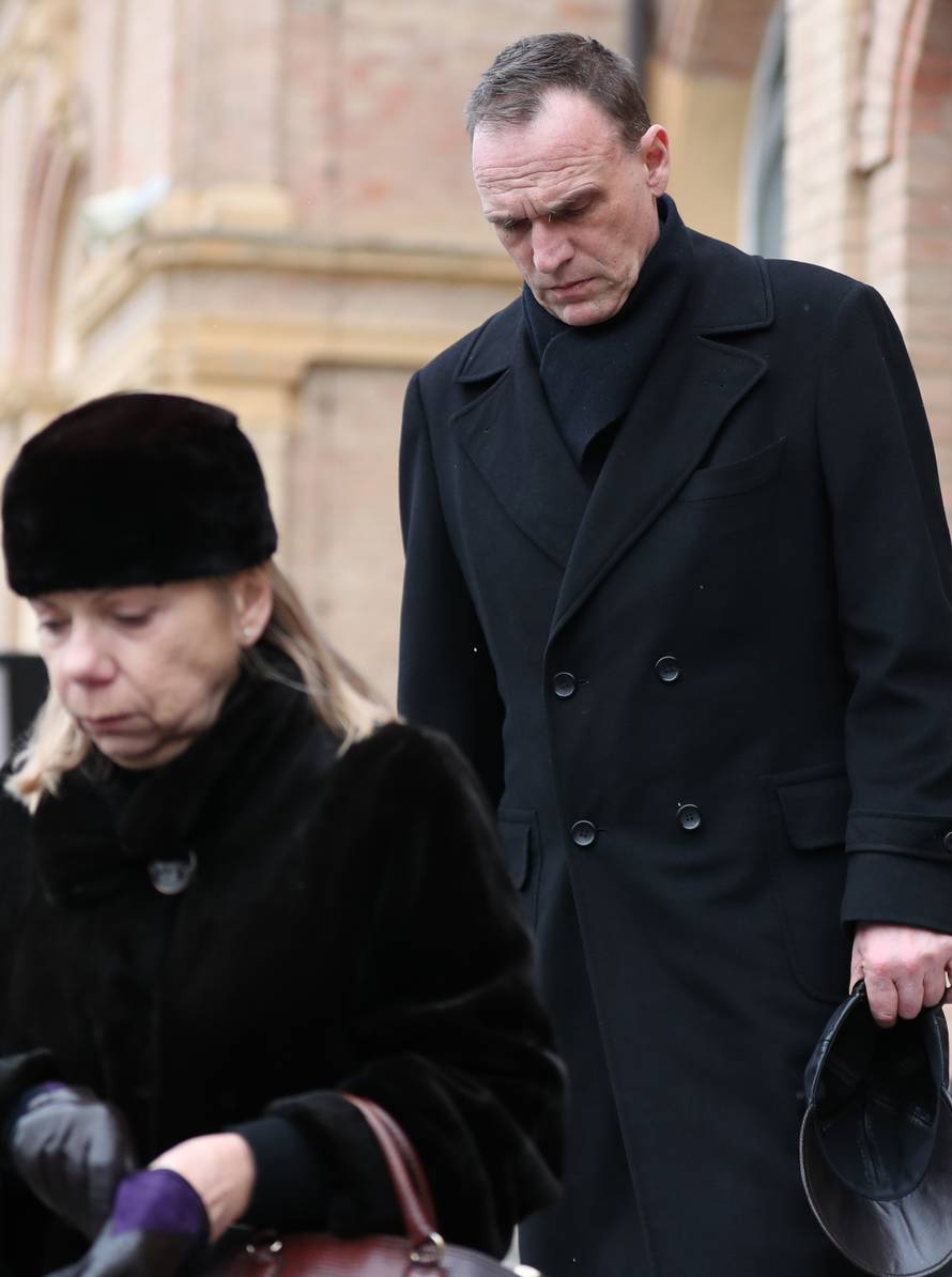 Oproštaj od oca uz tamburaše: Marko je jedva susprezao suze