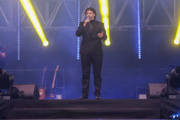Zagreb: U Areni Zagreb održan koncert "Progledaj srcem"