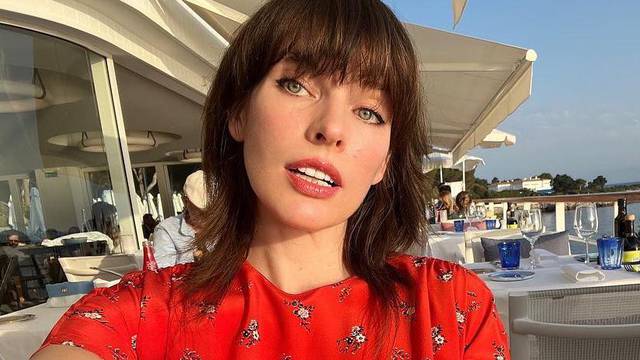 Milla Jovovich posvetila stihove Ukrajini, ušit će ih na haljinu i prodati na humanitarnoj dražbi