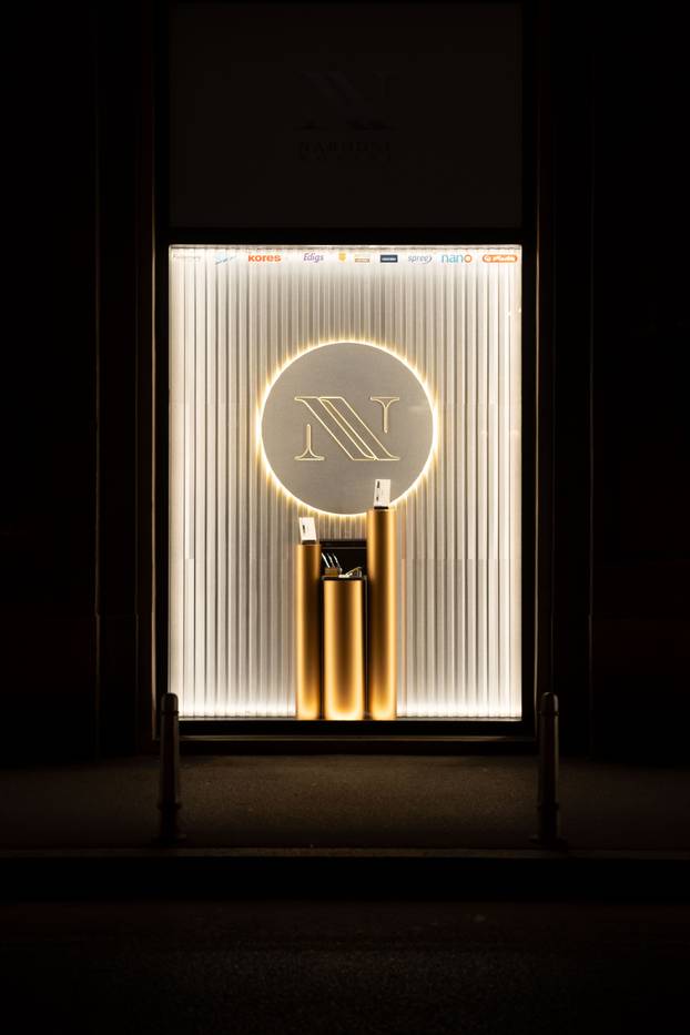 Narodne novine u novom ruhu: Dizajner Matej Kušević oduševio novim izgledom izloga