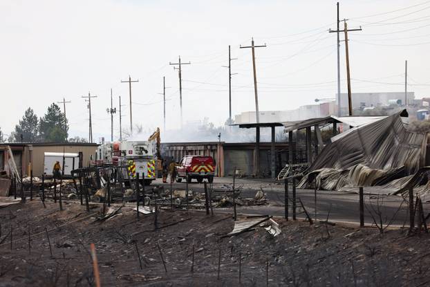 Thousands prepare to evacuate from the Hawk wildfire in Reno