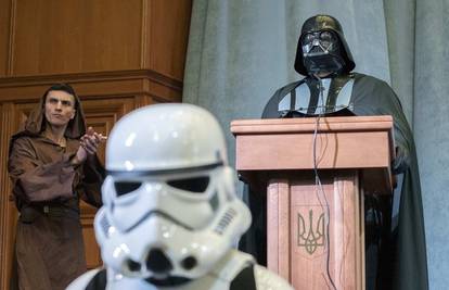 'Sila je tamo jaka': Darth Vader ulazi u utrku za šefa Ukrajine?
