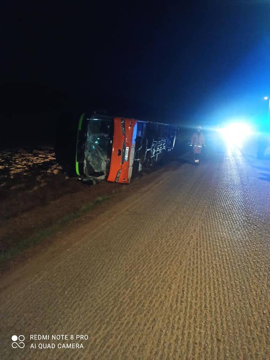 Kod Bedenice se prevrnuo bus