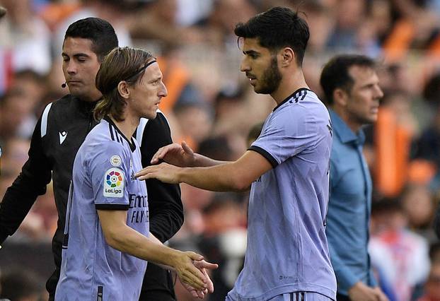 LaLiga - Valencia v Real Madrid