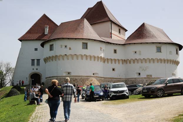 Stoljećima stara tradicija pucanja iz kubura na Uskrsni ponedjeljak u Velikom Taboru