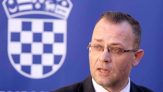 Ministar Hasanbegović ima tri nekretnine i čak 10 kredita