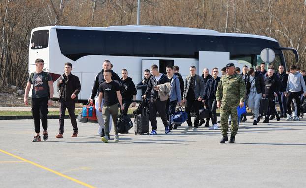 Ministar Anušić i general Kundid na prvom danu TVO-a na Slunju